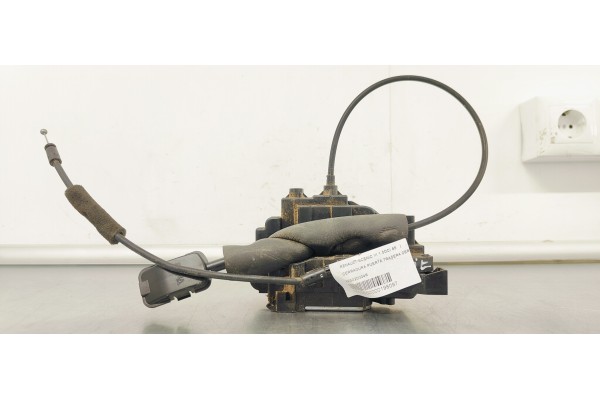 Recambio de cerradura puerta trasera derecha para renault scenic iii 1.5dci 85 referencia OEM IAM 825020004R  