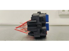 Recambio de caja reles / fusibles para renault scenic iii 1.5dci 85 referencia OEM IAM 18013301C  