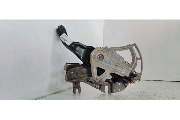 Recambio de palanca freno para lancia thema 3.0jtd 240 fap referencia OEM IAM 04779478AC  