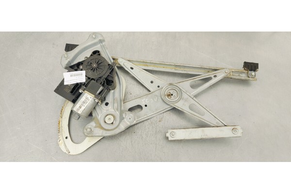 Recambio de elevalunas delantero derecho para renault scenic iii 1.5dci 85 referencia OEM IAM 807300011R  