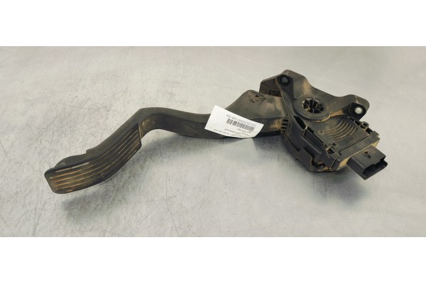 Recambio de pedal acelerador para peugeot 208 1.6 hdi 92 fap referencia OEM IAM 9671433780  