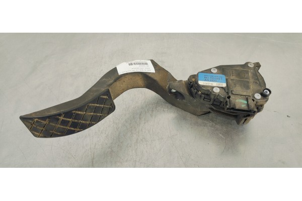 Recambio de pedal acelerador para audi a4 berlina (8e) 2.5 v6 24v tdi referencia OEM IAM 8E1723523F  