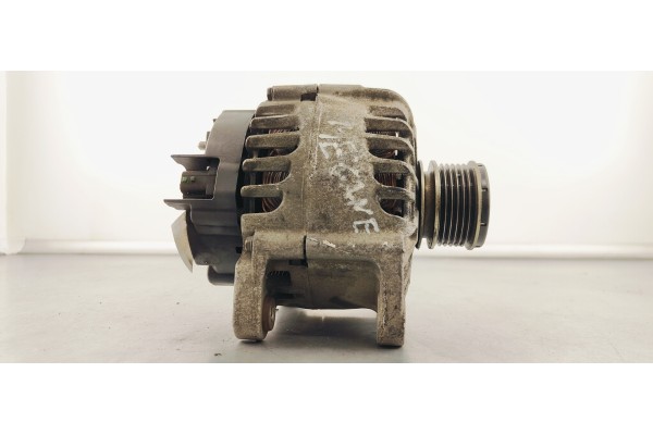 Recambio de alternador para renault megane iii coupe 1.5 dci 110 fap referencia OEM IAM 231000027R  