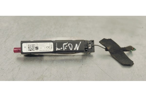 Recambio de antena para seat leon (5f1) 2.0 tdi fr referencia OEM IAM 5F4035225A  