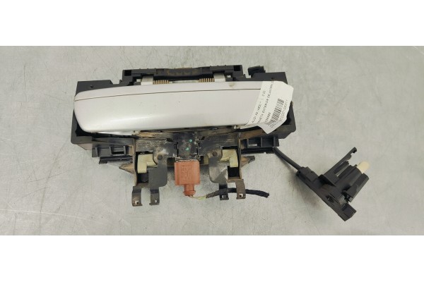 Recambio de maneta exterior delantera izquierda para audi a8 (4e2) referencia OEM IAM 4E0839885  