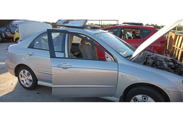 Recambio de puerta delantera derecha para kia cerato 2.0 cat referencia OEM IAM   