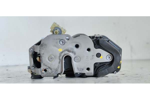 Recambio de cerradura puerta trasera izquierda para opel insignia sports tourer edition referencia OEM IAM 10G281  