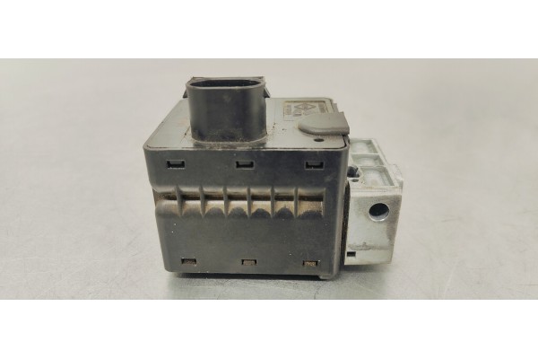 Recambio de modulo electronico para renault megane iii berlina 5 p 2.0 i 140 referencia OEM IAM 8200604932  