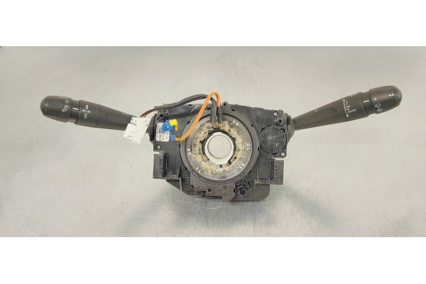 Recambio de mando multifuncion para peugeot 208 1.6 hdi 100 fap referencia OEM IAM 98237120ZD  
