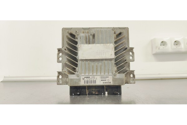 Recambio de centralita motor uce para renault scenic ii 1.5dci 105 referencia OEM IAM 8200565863  