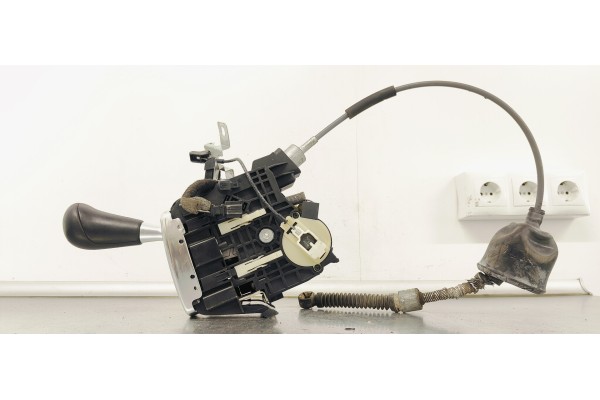Recambio de palanca cambio para audi a8 (4e2) referencia OEM IAM 4E1713041AC  