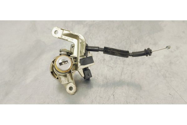 Recambio de cerradura maletero / porton para audi a8 (4e2) referencia OEM IAM 4E0827573  