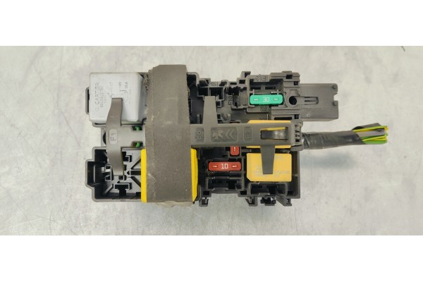 Recambio de caja reles / fusibles para peugeot 208 1.6 hdi 100 fap referencia OEM IAM 9812661980  