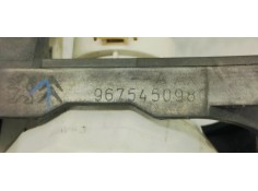 Recambio de faro antiniebla izquierdo para peugeot 208 1.6 hdi 100 fap referencia OEM IAM 9675450980  