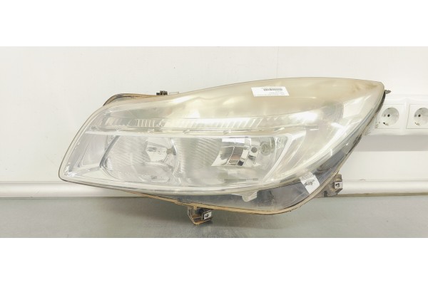 Recambio de faro izquierdo para opel insignia berlina 2.0cdti 130 fap referencia OEM IAM 13226782  