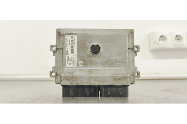 Recambio de centralita motor uce para peugeot 208 1.2 referencia OEM IAM 9829598880  