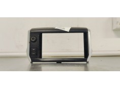 Recambio de moldura para peugeot 208 1.6 hdi 100 fap referencia OEM IAM 9673861377  