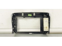 Recambio de moldura para peugeot 208 1.6 hdi 100 fap referencia OEM IAM 9673861377  
