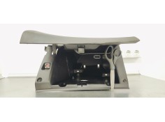 Recambio de guantera para peugeot 208 1.6 hdi 100 fap referencia OEM IAM 9672847477  