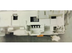 Recambio de luz interior para peugeot 208 1.6 hdi 100 fap referencia OEM IAM 9674441377  