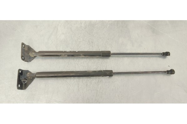 Recambio de amortiguadores maletero / porton para peugeot 208 1.2 referencia OEM IAM 9673083680  
