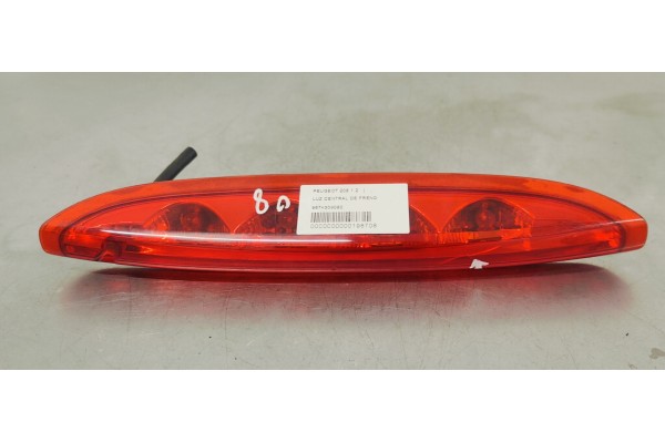 Recambio de luz central de freno para peugeot 208 1.2 referencia OEM IAM 9674309080  