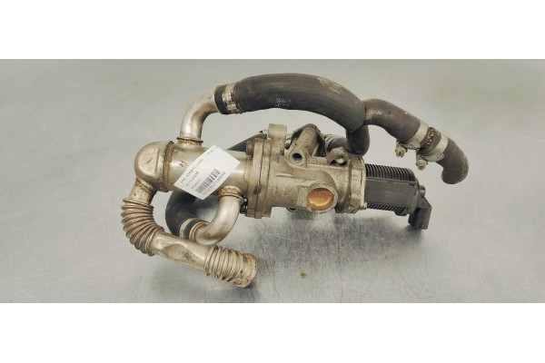 Recambio de valvula egr para opel corsa d cosmo referencia OEM IAM 500240070  
