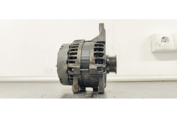 Recambio de alternador para mercedes-benz clase b (w246) 1.8 cdi referencia OEM IAM A0009063322  