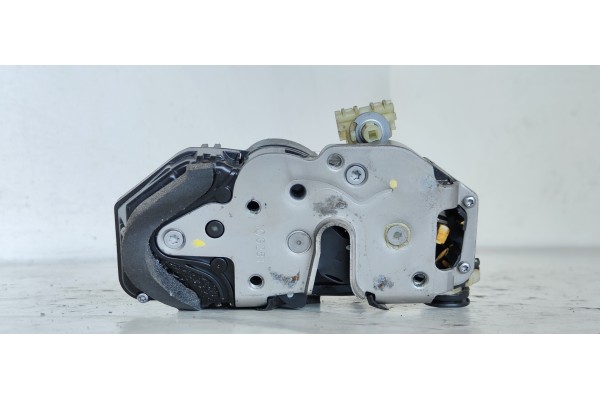 Recambio de cerradura puerta delantera derecha para opel insignia sports tourer 2.0 cdti cat referencia OEM IAM   