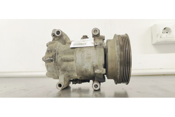 Recambio de compresor aire acondicionado para renault kangoo 1.6 referencia OEM IAM 8200953359  
