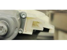 Recambio de elevalunas delantero derecho para mercedes-benz clase b (w246) 1.8 cdi referencia OEM IAM A2467200279  