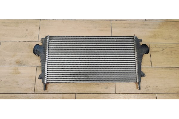 Recambio de intercooler para opel insignia berlina 2.0cdti 130 fap referencia OEM IAM 13241751  