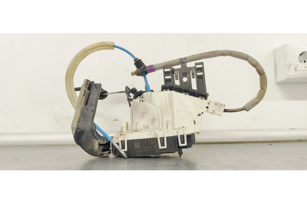 Recambio de cerradura puerta trasera derecha para mercedes-benz clase b (w246) 1.8 cdi referencia OEM IAM A2047302835  