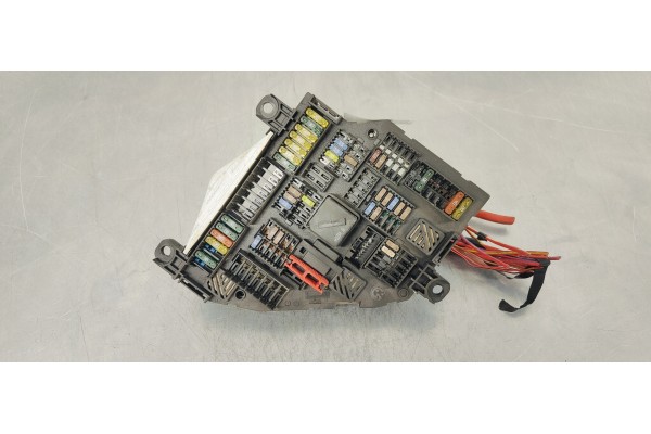 Recambio de caja reles / fusibles para bmw x3 (f25) 2.0 d referencia OEM IAM 9210860  