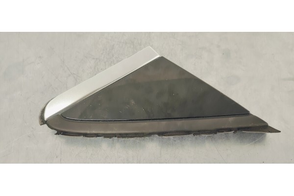 Recambio de moldura para mercedes-benz clase b (w246) 1.8 cdi referencia OEM IAM A2466900887  