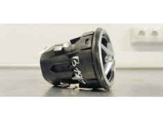 Recambio de rejilla aireadora para mercedes-benz clase b (w246) 1.8 cdi referencia OEM IAM A2468304100  
