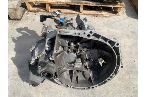 Recambio de caja cambios para peugeot 208 1.2 referencia OEM IAM 20A704  