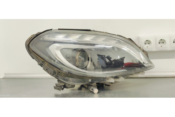 Recambio de faro derecho para mercedes-benz clase b (w246) 1.8 cdi referencia OEM IAM A2468200239  