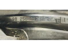 Recambio de piloto trasero izquierdo para peugeot 208 1.2 referencia OEM IAM 9825601280  