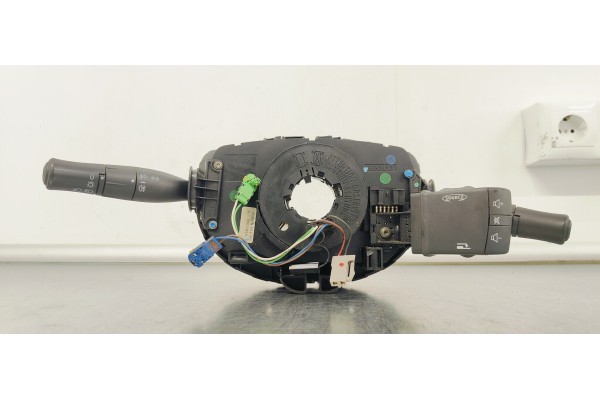 Recambio de mando multifuncion para renault megane ii berlina 5p confort dynamique referencia OEM IAM 61835909  