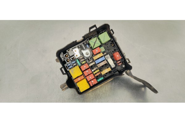 Recambio de caja reles / fusibles para peugeot 208 1.2 referencia OEM IAM   