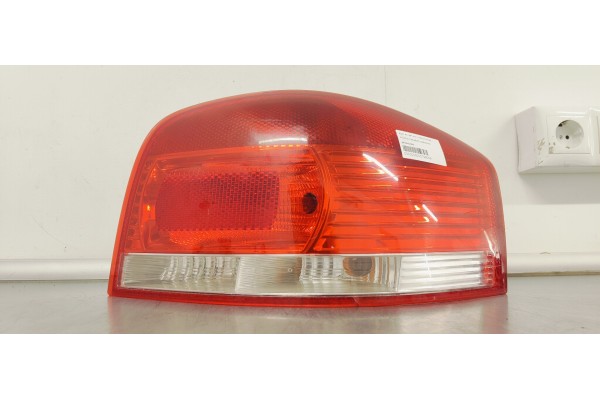 Recambio de piloto trasero derecho para audi a3 (8p) a3 ii hayon fase 1 referencia OEM IAM 8P0945096  