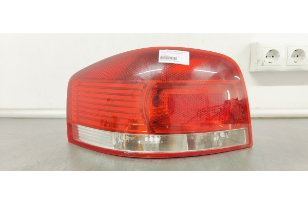 Recambio de piloto trasero izquierdo para audi a3 (8p) a3 ii hayon fase 1 referencia OEM IAM 8P0945257  