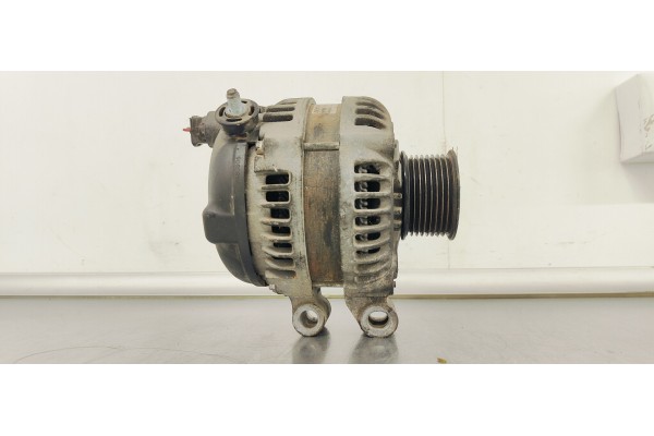 Recambio de alternador para land rover discovery v6 td se referencia OEM IAM 1042103711  