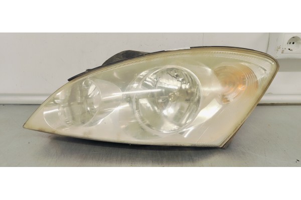 Recambio de faro izquierdo para kia cee´d referencia OEM IAM 921011H000  