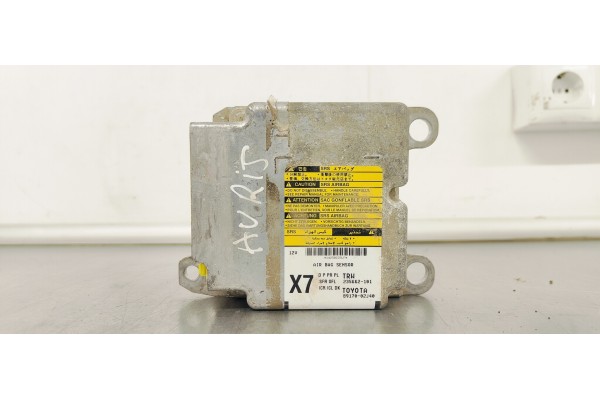 Recambio de centralita airbag para toyota auris 1.6 d4d 112 fap referencia OEM IAM 8917002J40  