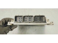 Recambio de centralita motor uce para renault trafic combi (ab 4.01) passenger privilege referencia OEM IAM 0281010633  