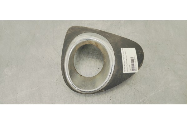 Recambio de moldura antiniebla derecha para toyota avensis (t27) 2.0 d4d 124 fap referencia OEM IAM 5203005010  