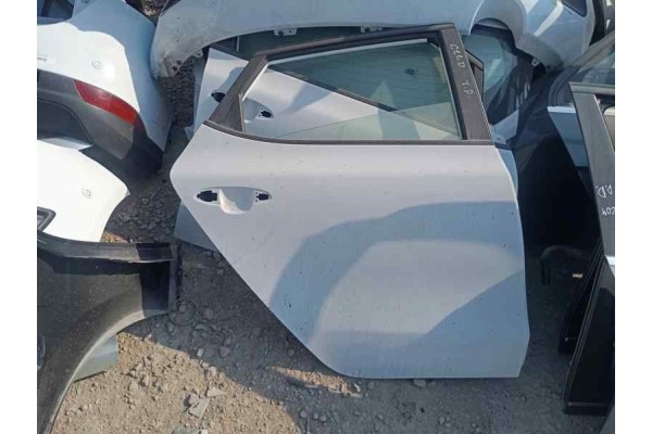 Recambio de puerta trasera derecha para kia cee´d 1.4 crdi 90 fap referencia OEM IAM   