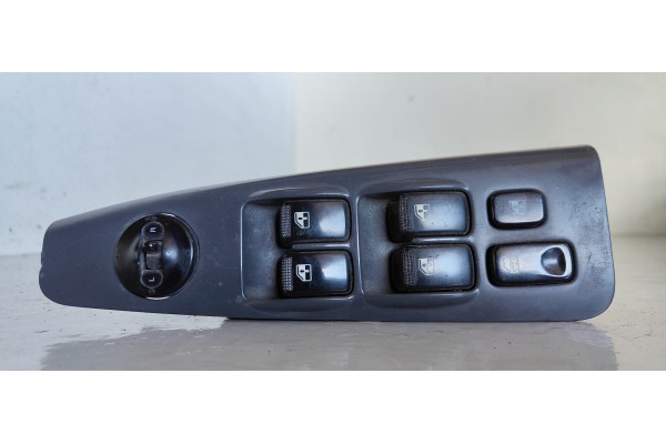 Recambio de mando elevalunas delantero izquierdo para kia cerato 2.0 ex berlina (4-ptas.) referencia OEM IAM 621W05560  